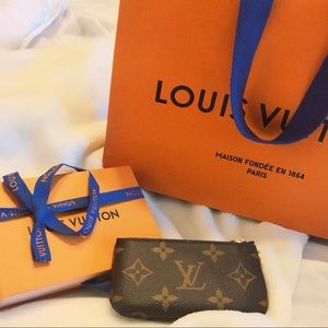 Authentic Monogram Key Clay - Excellent Condition